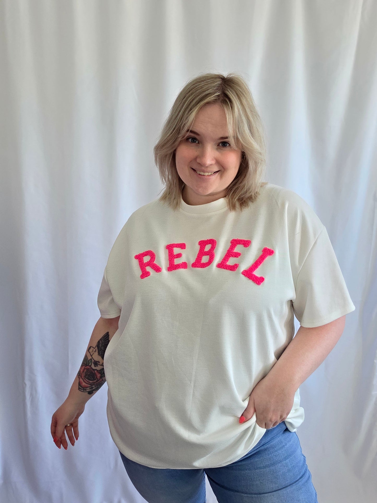 Rebel Tee (In 3 kleuren)