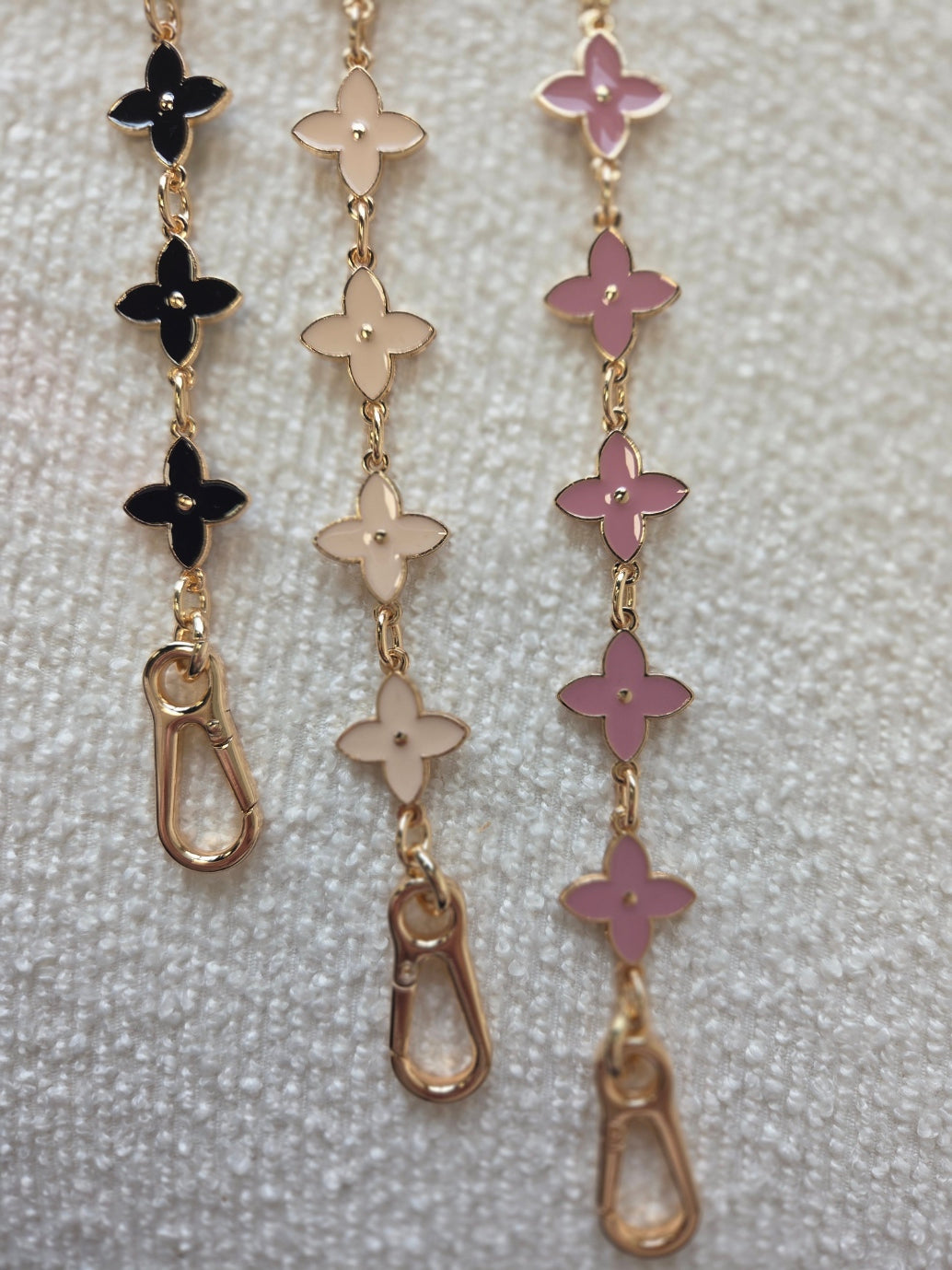Bag Charm Clover Back To Black