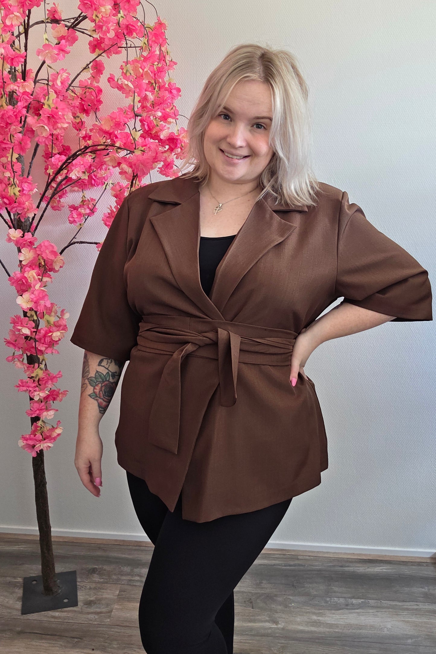 Nikki Curvelly Magic Waist Blazer Choco