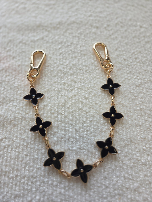 Bag Charm Clover Back To Black