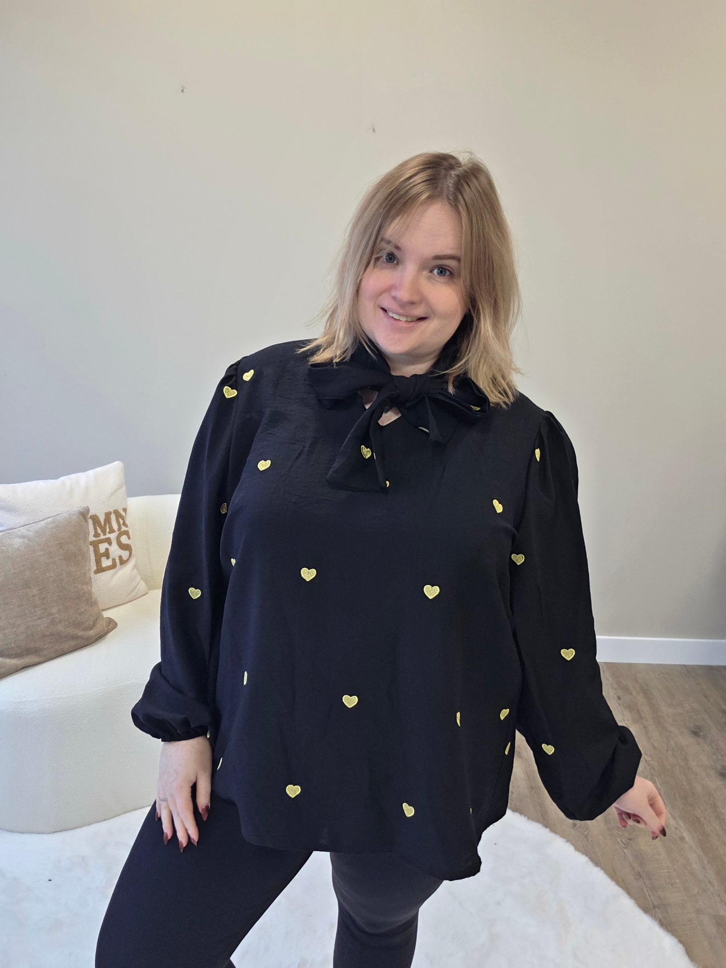 Hartjes Blouse Met Strik (In 3 kleuren)