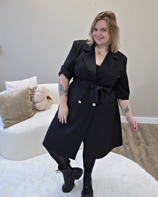 Nikki Curvelly Exklusives Blazer-Kleid Schwarz