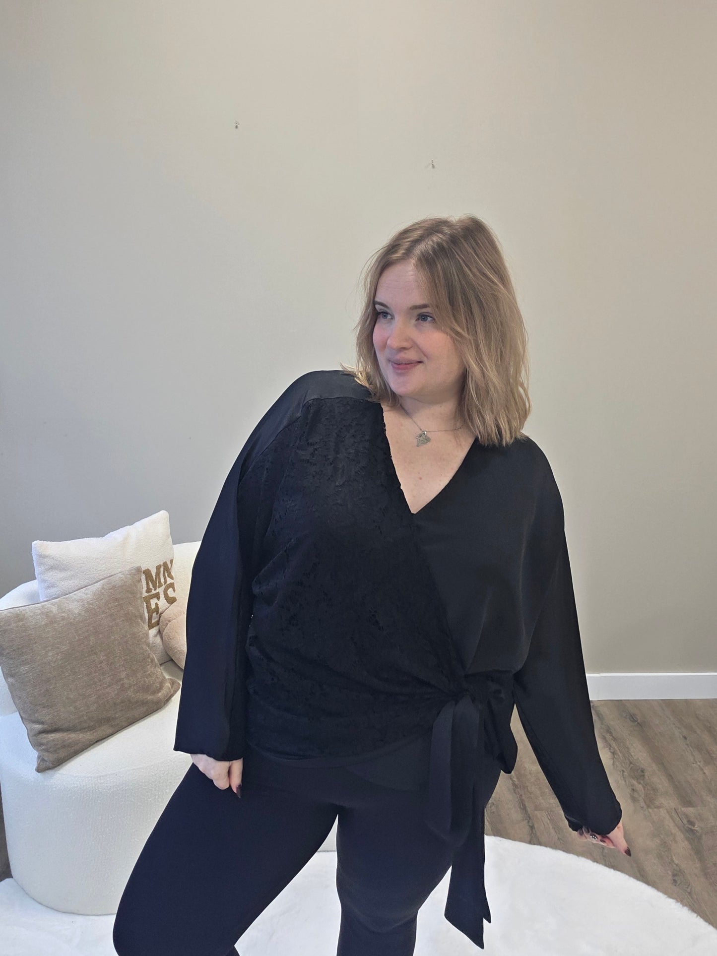 Wikkel Tops Met Kant (In 2 kleuren)