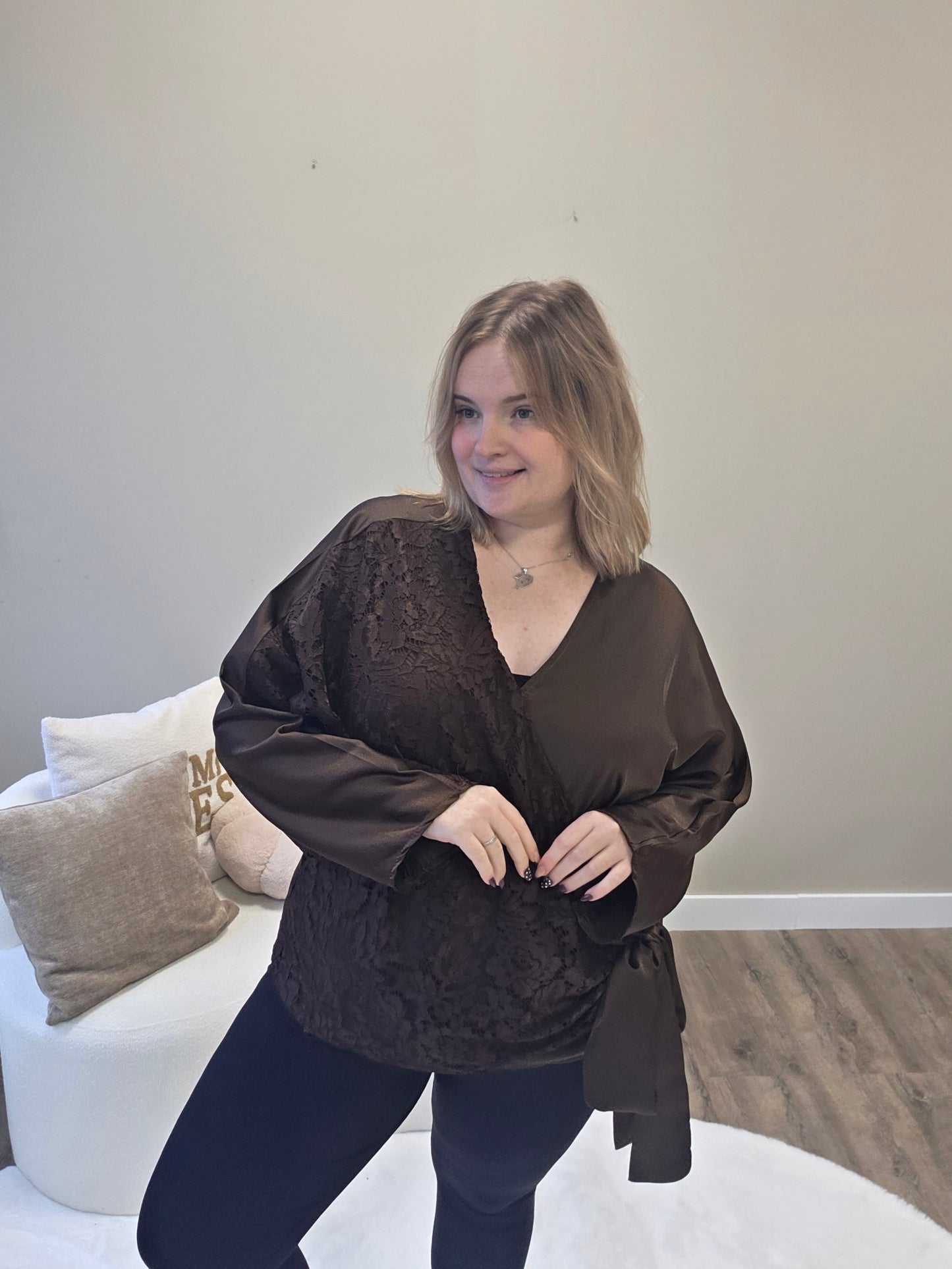 Wikkel Tops Met Kant (In 2 kleuren)