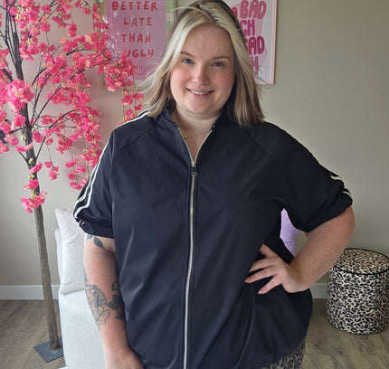 Short Sleave Bomber (In 2 kleuren)
