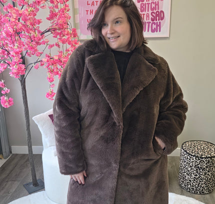Fake Fur Coat (In 2 kleuren)