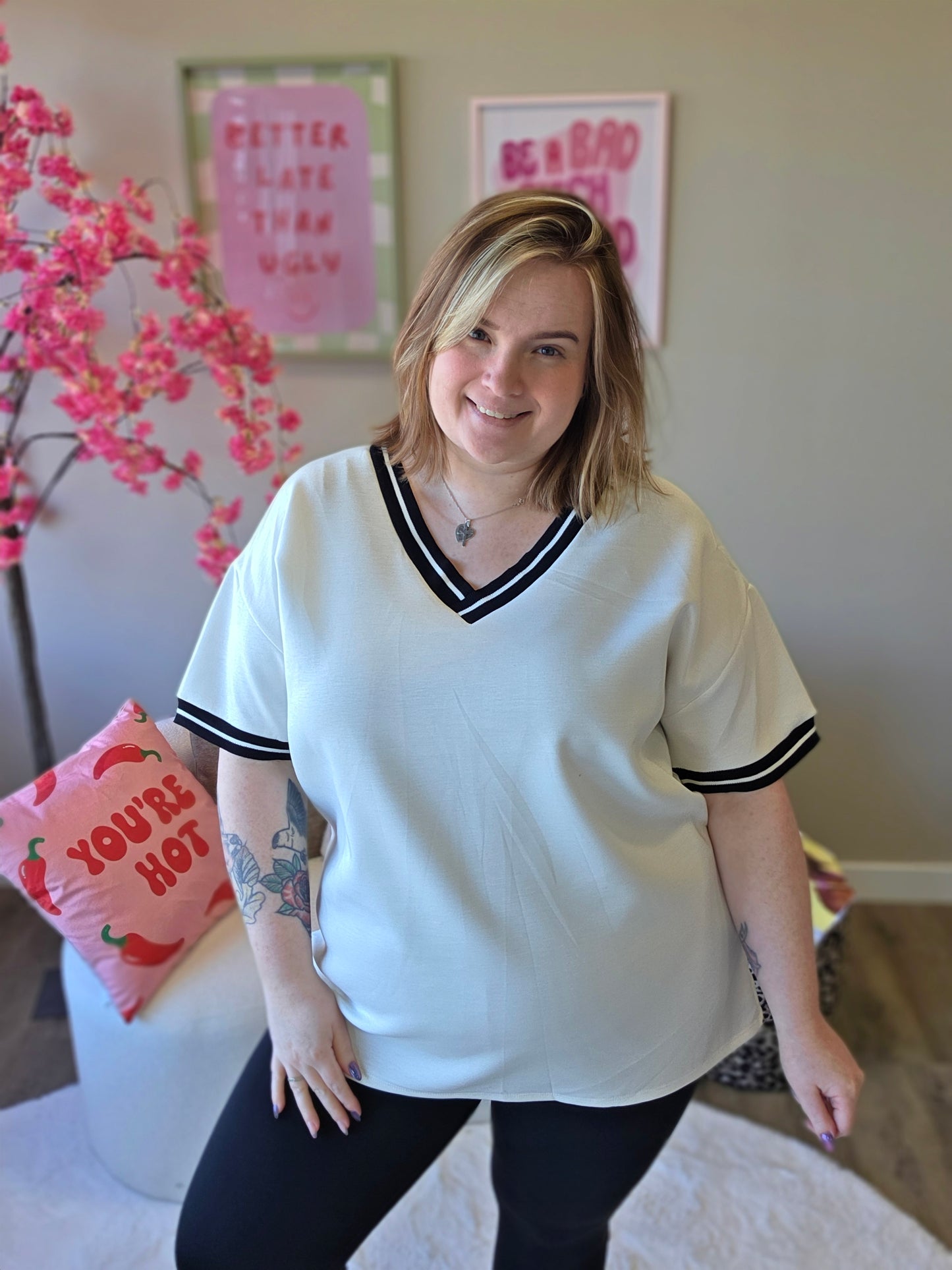 Sporty Tee Met V-hals (In 3 kleuren)