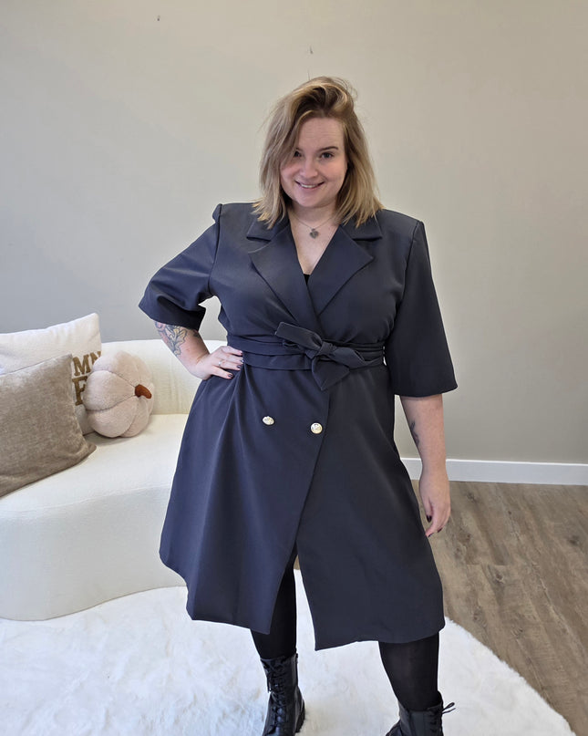 Nikki Curvelly Exklusives Blazer-Kleid Dunkelgrau