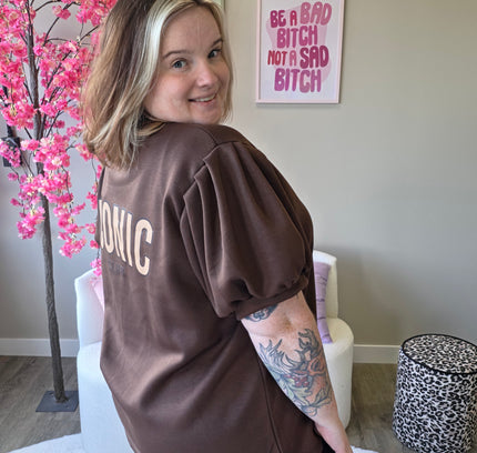 Iconic pofmouw Tee (In 4 kleuren)