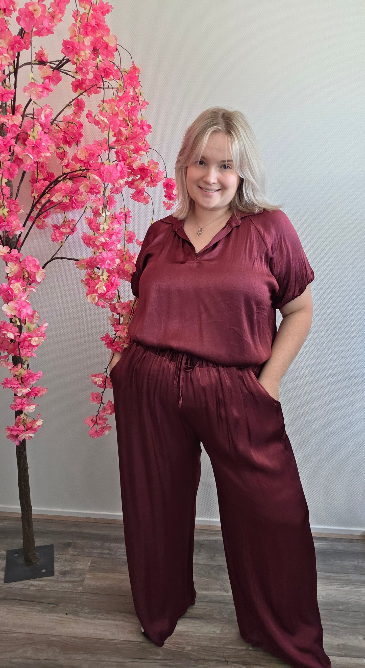 Satin Look Suit (In 2 kleuren)