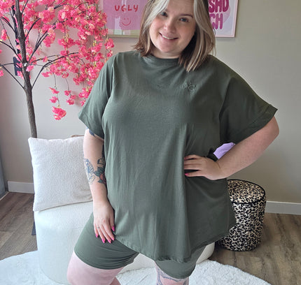 Nikkicurvelly exclusive lounge set army groen