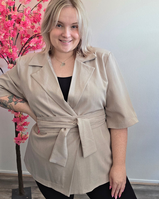 Nikki Curvelly Magic Waist Blazer Sand