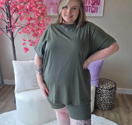 Nikkicurvelly exclusive lounge set army groen