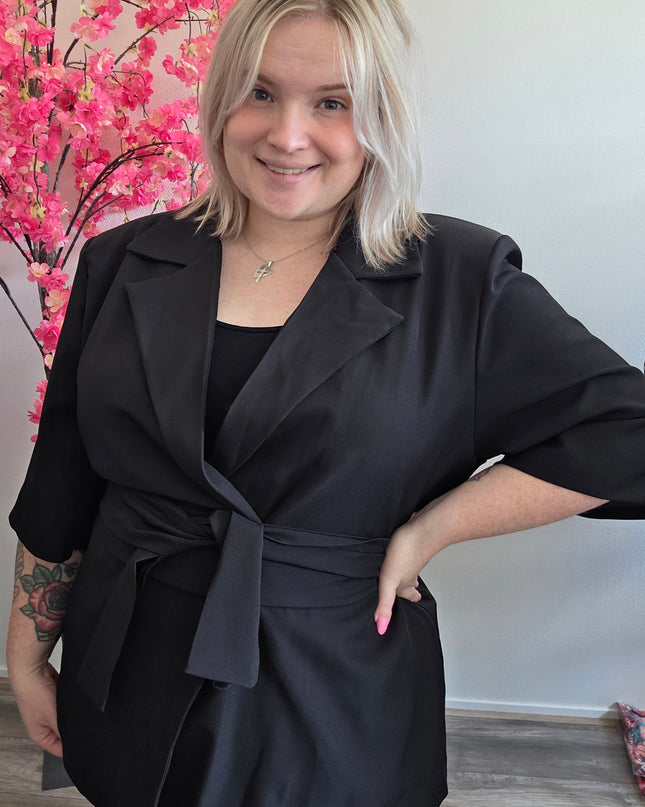Nikki Curvelly Magic Waist Blazer Schwarz