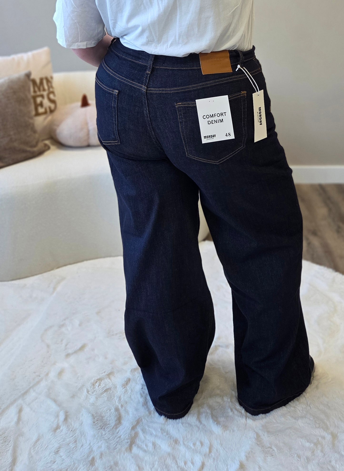 Monday Jeans Dark Denim