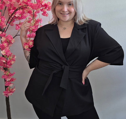 Nikki Curvelly Magic Waist Blazer Zwart