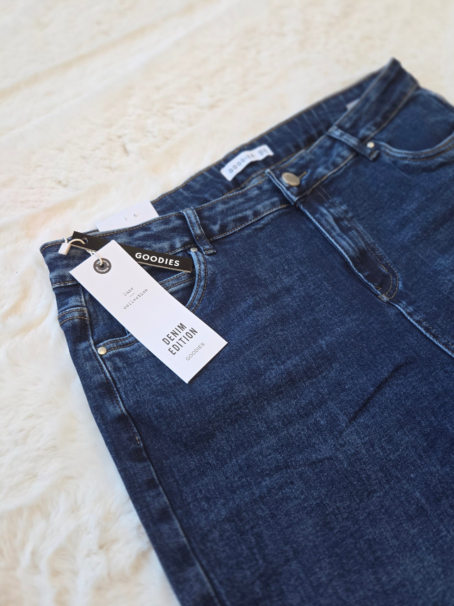 Goodies Straight Jeans | DJ2740