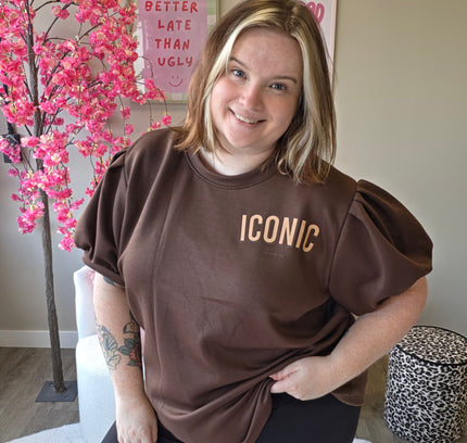 Iconic pofmouw Tee (In 4 kleuren)