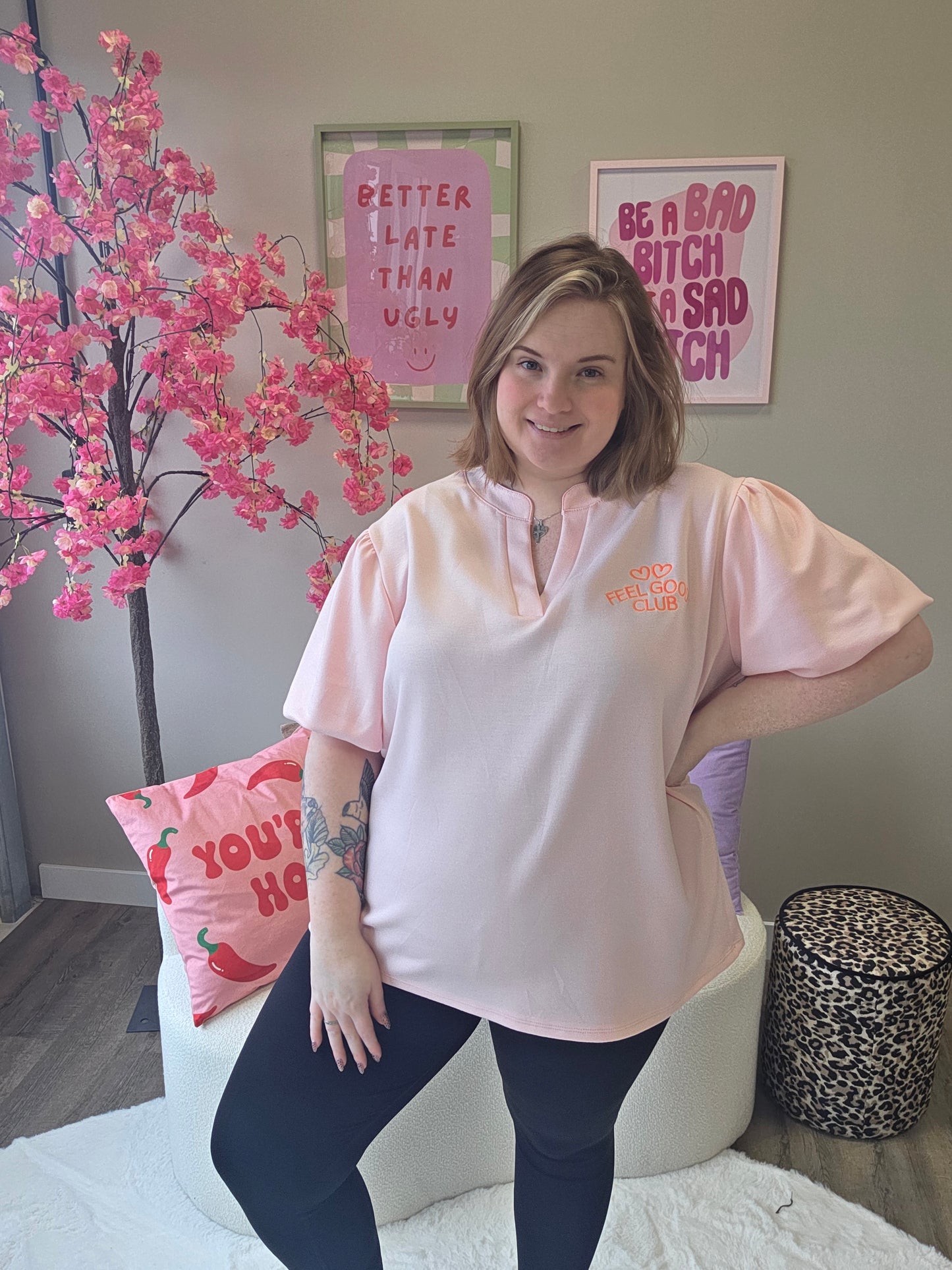 Feel Good Club Tee (in 4 kleuren)
