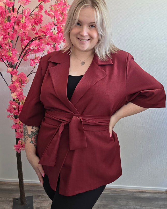 Nikki Blazer mit geschwungener Taille, Bordeaux